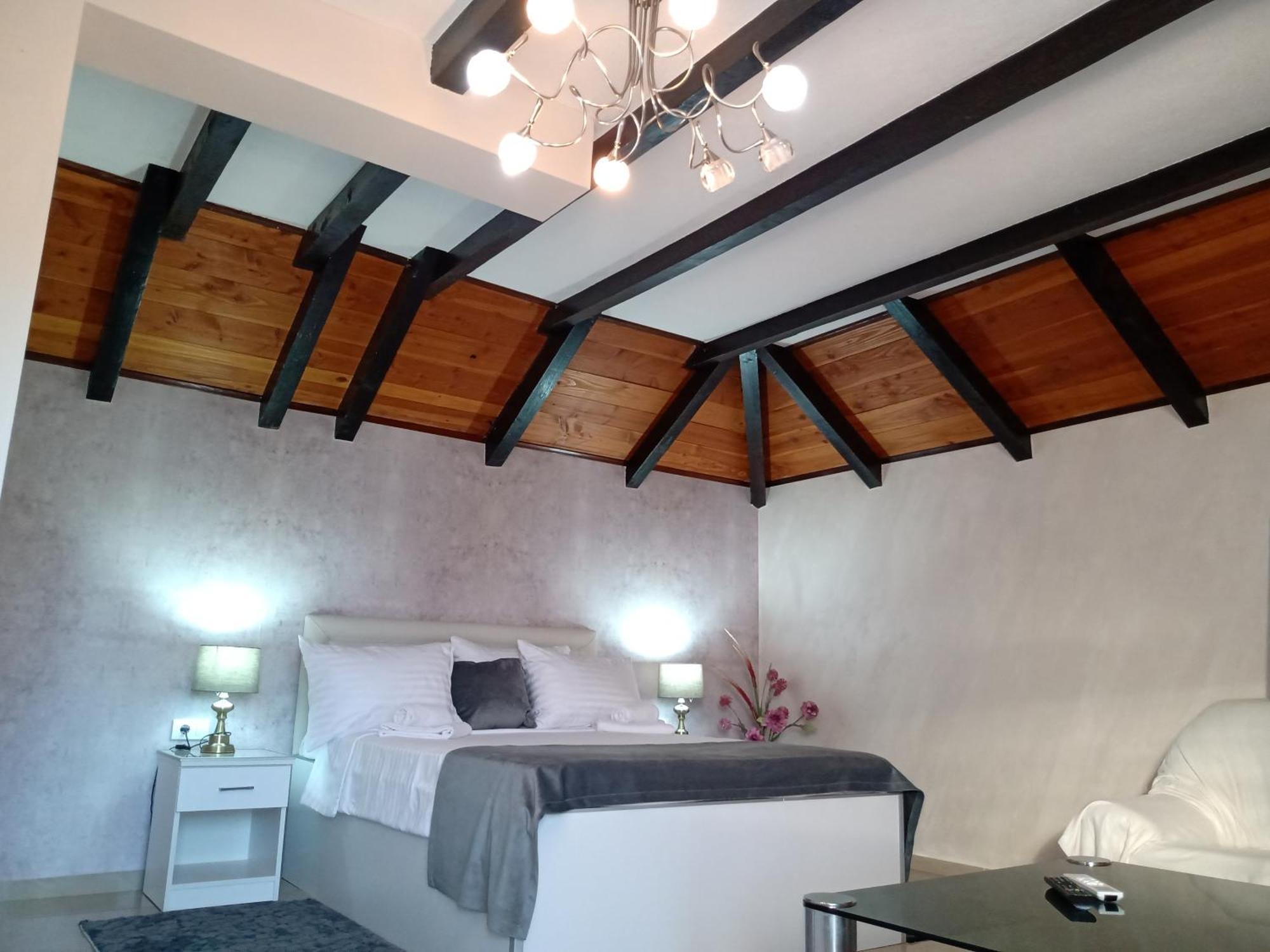 Апартаменты Moravska Obala - Prenociste I Restoran Велика-Плана Экстерьер фото
